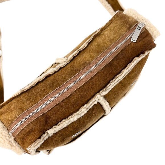 CHANEL Vintage CC Logo Shearling Crossbody Bag Brown Cream Mouton Suede [106225] - Picture 13 of 16